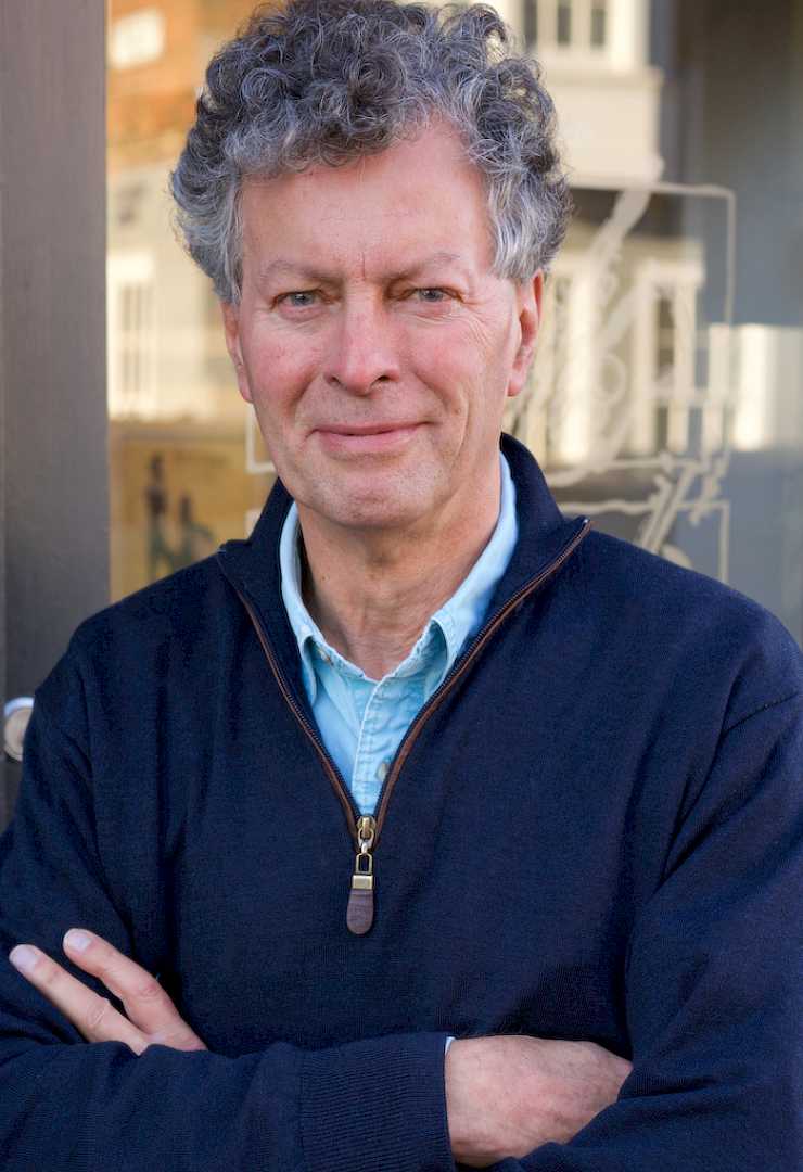 Headshot photo of Simon Byles - Infidelity
